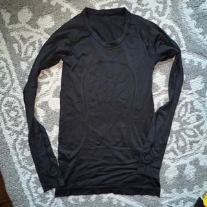 Lululemon Swiftly tech Long Sleeve shirt size 6